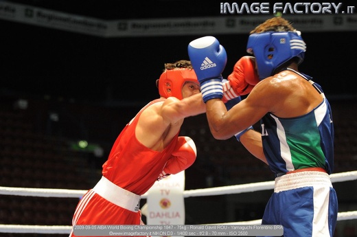 2009-09-05 AIBA World Boxing Championship 1847 - 75kg - Ronald Gavril ROU - Yamaguchi Florentino BRA